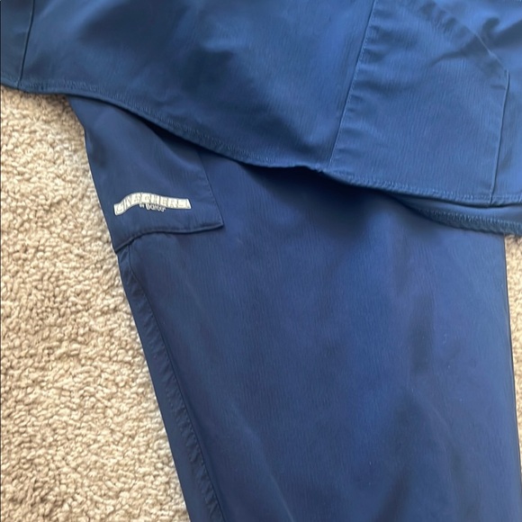 Sketchers Navy Scrub Set - Picture 2 of 5